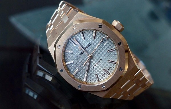  Скупка швейцарских часов по самым выгодным ценам в компании «Мир Часов» 2f46814c-e99d-4a92-b3d0-97674e553fba